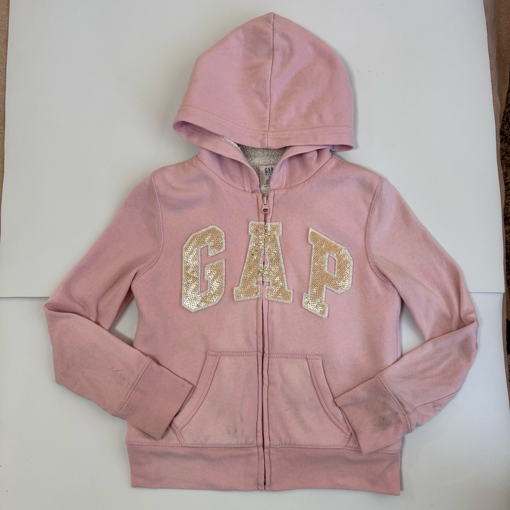 GAP cozy Sherpa-lined hooded zippered jacket in light pink with Gold Logo, girls